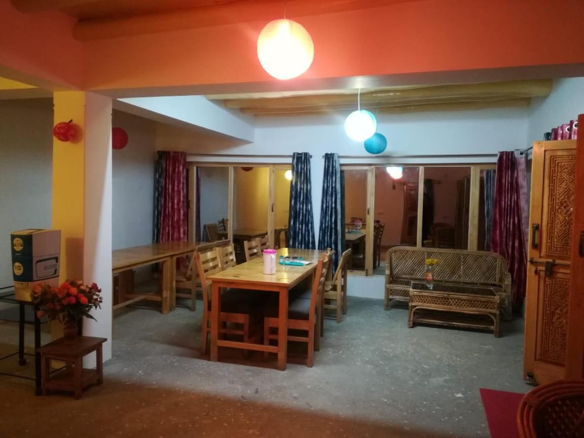 Sernang Homestay Hundar Exterior photo