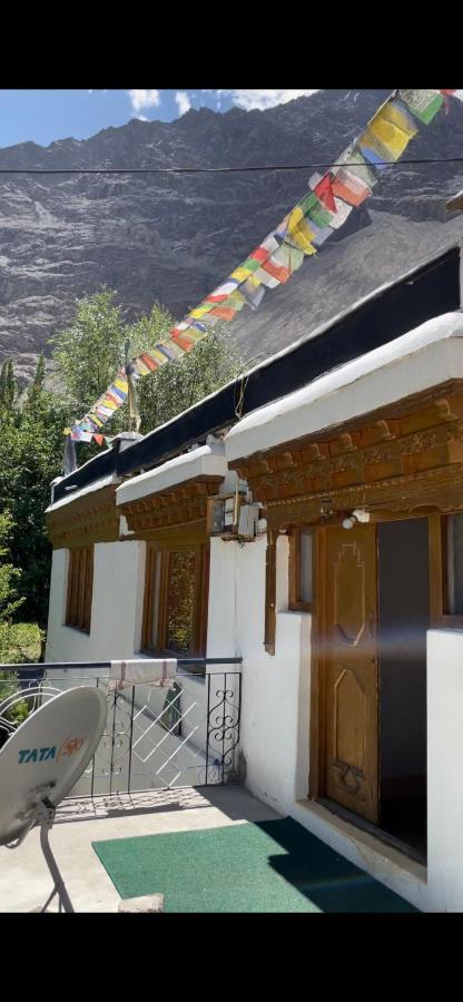 Sernang Homestay Hundar Exterior photo