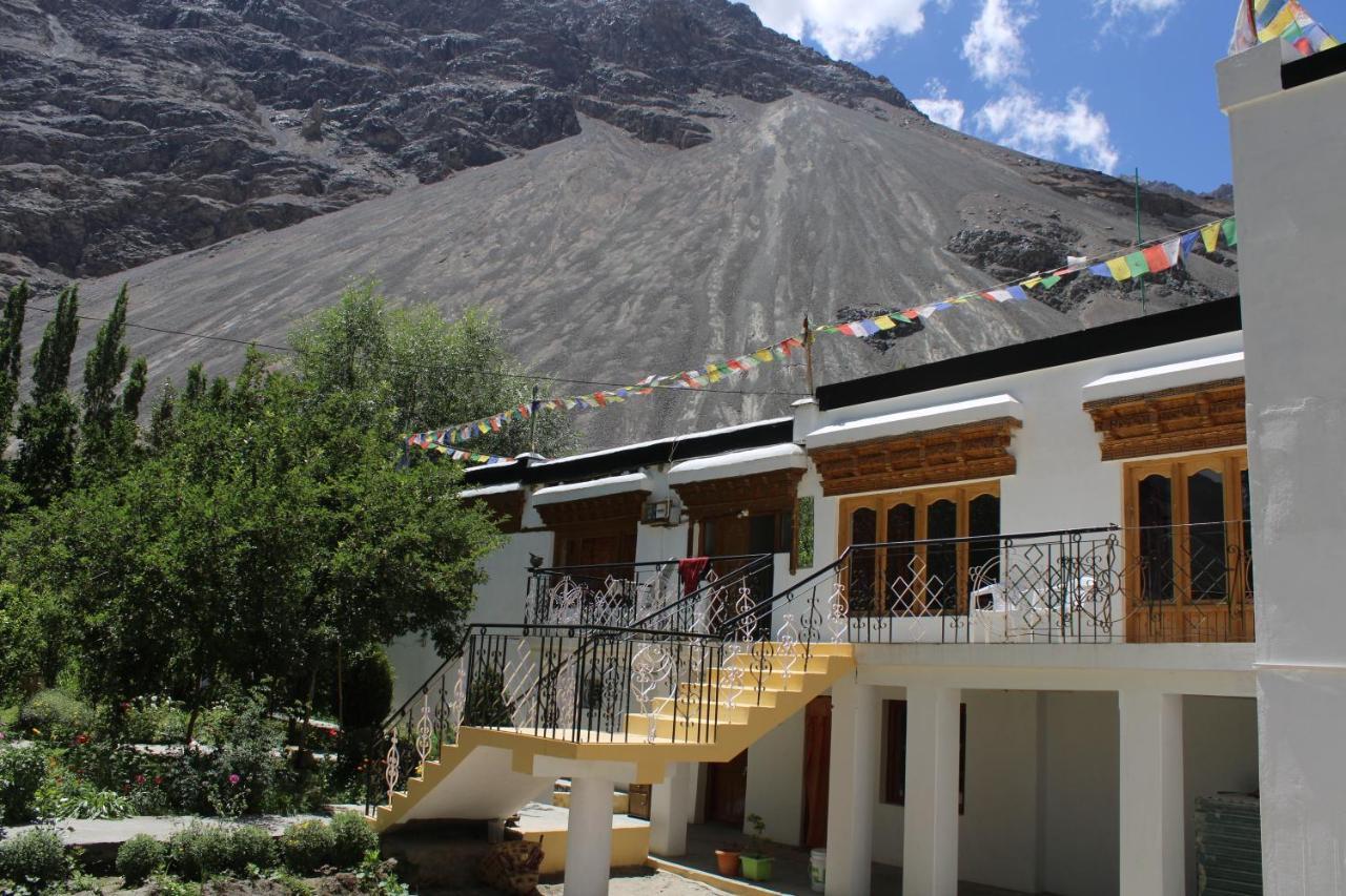Sernang Homestay Hundar Exterior photo