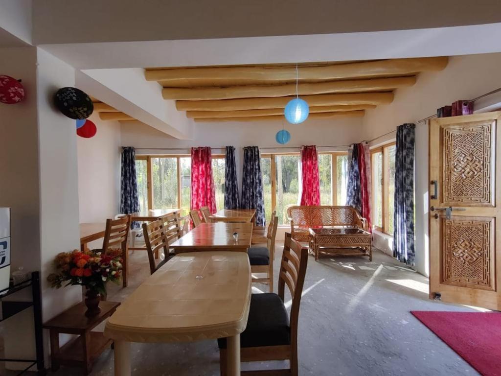 Sernang Homestay Hundar Exterior photo
