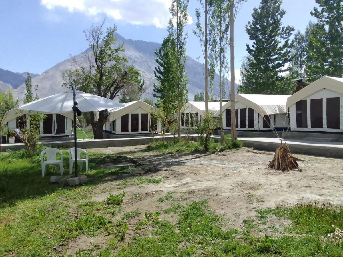 Sernang Homestay Hundar Exterior photo